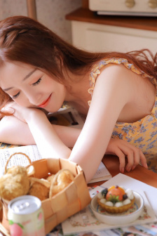 他缓慢而有力的撞着在车里视频